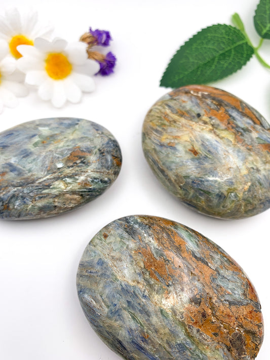 Blue Kyanite Palm Stone - Crystal Love Treasures