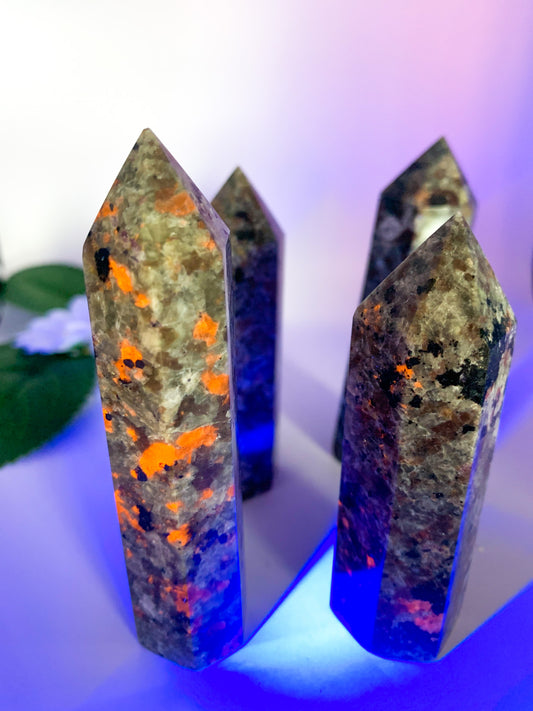 Yooperlite Rock Tower (UV reactive) - Crystal Love Treasures